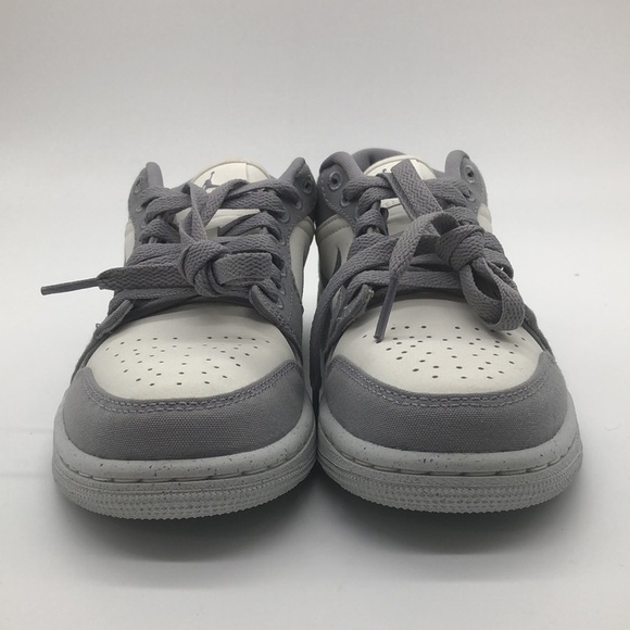 Air Jordan Wmns 1 Low SE Sneaker in Light Steel Grey DV0426 012 - Picture 3 of 5